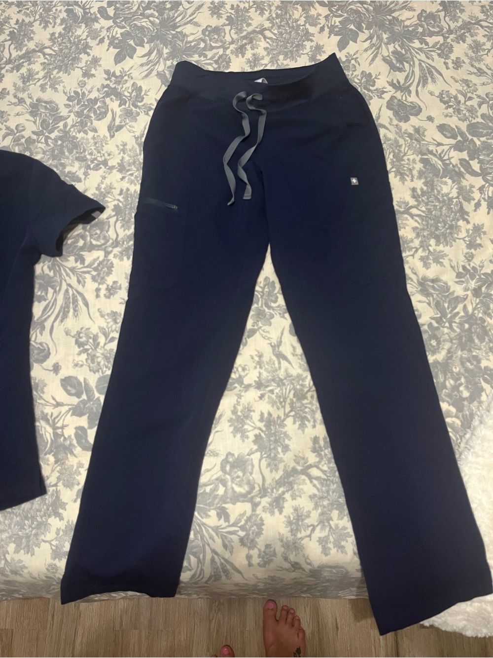 FIGS Yola scrub pants